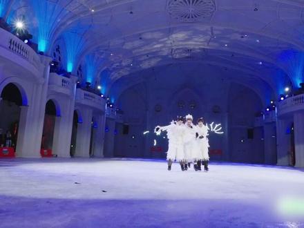 #黄子韬 帅不过三秒~#宇宙闪烁请注意