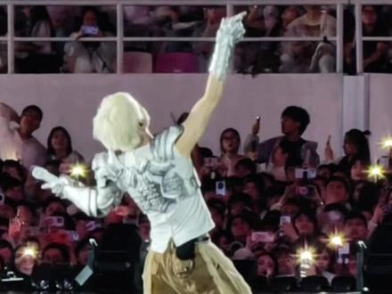 薛之谦广州退票全过程 详细的退票原因 视频8分钟请耐心观看#薛之谦广州演唱会现场宣布退票 #薛之谦退票 #真诚才是必杀技 #神级现场 #现场直击