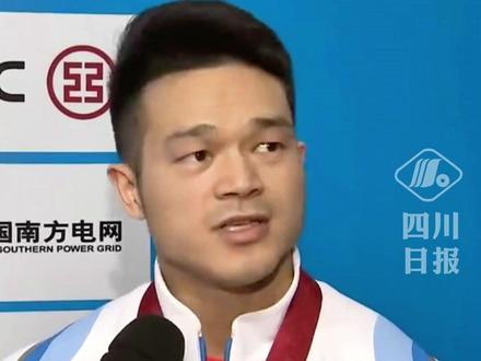 “背上全部都是针眼”32岁举重运动员石智勇实现三连冠,亲吻杠铃告别赛场 #体育 #全运会