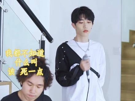 小嗓一开,全场最嗨。我什么时候才能把“温柔”也唱出来?😂#该死的温柔 #翻唱 @DOU+小助手