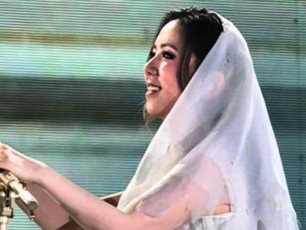 邓紫棋台北站Talking透露新专辑已经在写了!
跪接G9!!
#邓紫棋 #邓紫棋演唱会 #邓紫棋新专辑 #邓紫棋台北演唱会