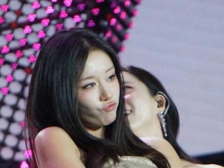 搬运 | tara跳嗯嗯嗯撒娇舞😆 #tara #朴智妍 #咸恩静 #朴孝敏 #李居丽 overdrive