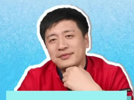 他懂寒门学子的窘迫,更知普通家庭的不易。
掏心窝子指路,真金白银助学,免费规划、自掏学费、补贴路费,把温柔与善意藏在每一次伸手相助里。
一路奔波,一生赤诚,用尽全力托举每一个困境中的少年。
他从未想过扬名,只愿更多孩子不因贫穷停下脚步,这份温暖,足以照亮漫漫求学路。