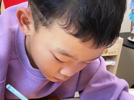 锡纸 DIY 新年小福马,氛围感直接拉满 #手工diy #锡纸画 #新年装饰 #马年 #亲子手工