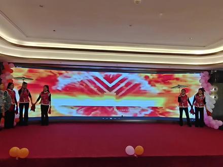 《谁家大美人》,热闹的开场舞,燃爆现场👏👏👏🎉🎉🎉#年会创意节目