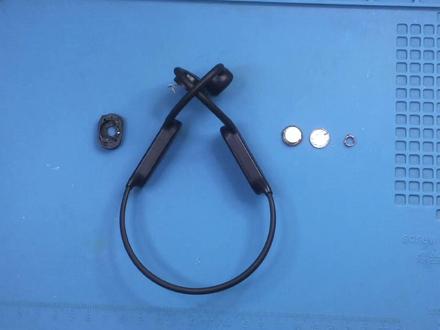 骨传导耳机右边不响,维修到一半差点放弃,到底遇到什么难题呢#山水 #骨传导耳机 #蓝牙耳机 #一边不响 #维修