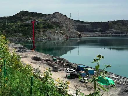 大连石灰石矿天空之湖