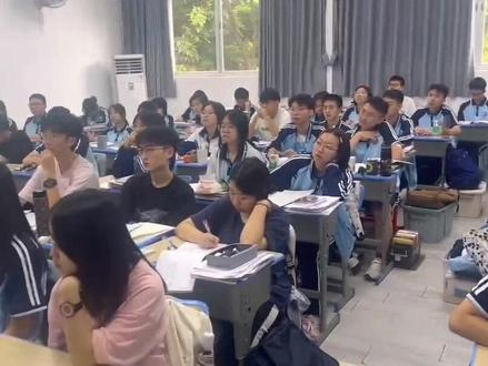 广州翰林学堂复读学校,暑期冲锋营,开课第三周,8月7日正式开学,学位已不多,有高考复读的同学抓紧时间啦#高三复读 #广州高考复读 #广州高三复读学校