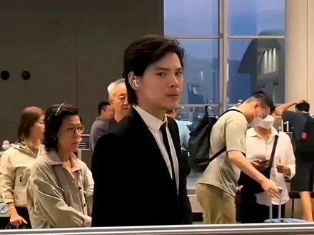 向佐理塘换头!硬汉秒变少年感