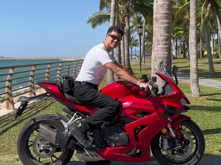 QJ卷王降临,赛600RS!#创作者中心 #机车 #摩托车测评 #赛600 #赛600RS