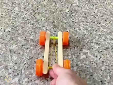 跟我一起做小汽车吧#自制玩具车 #简易手工小车 #自制玩具 #亲子手工 #车模制作手工