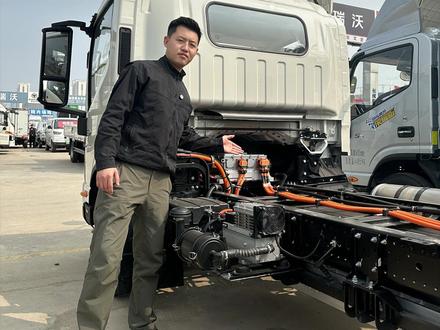 油价暴涨,26年选货车选油车还是电车!#油价 #新能源 #货车 #货车司机 #卡车探长