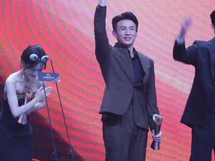 #刘萧旭 #郭宇欣 下台,白方文好绅士呀~#鎏光盛典