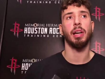 硬汉!申京:脚踝还没完全康复,短期内恢复不了!已习惯带伤出战 #申京 #火箭队