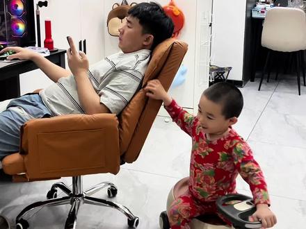 又开始要妹妹了#内容太过真实 #二胎#爸爸带娃#亲子互动 #这世界上总有人喜欢你