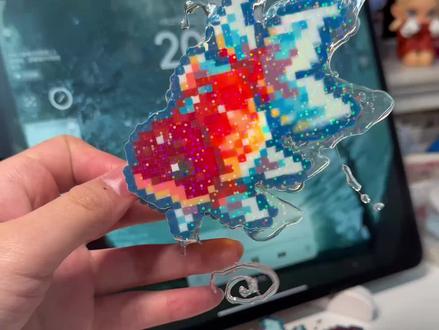 🫧来一只七彩小金鱼~#拼豆 #手作diy #拼豆图纸 #拼豆豆 #手工