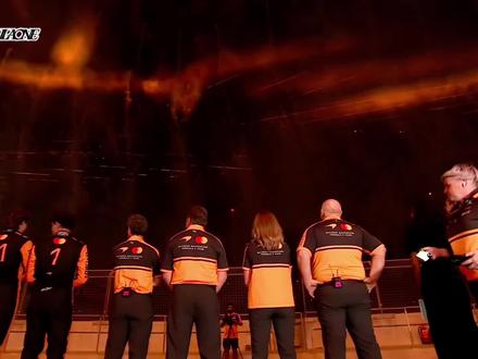 迈凯伦车队正式发布MCL40赛车常规版涂装|整体变化十分有限 #F1#围场内外#迈凯伦车队#诺里斯#皮亚斯特里