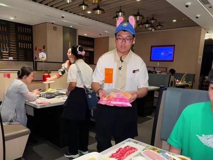 汪汪队和海底捞联名,还送超可爱帽子🧢#海底捞汪汪队立大功套餐 #汪汪队立大功 #汪汪队报到快乐全捞到 #遛娃好去处 #百元夯吃大赏