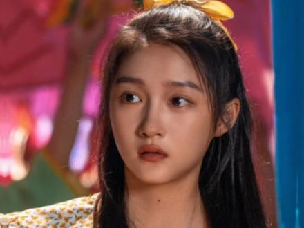 #岁月有情时制片人内涵关晓彤 她怎么得到这个角色的?你应该更清楚,一开始这个剧本拿到的时候你就去找了关晓彤(第一时间)你还担心她不接这个剧本,后来她接了,但你是怎么做的?两次女主边缘化,女主戏份更是少,现在还在这阴阳怪气的内涵,关晓彤,在剧没播之前,你就各种暗操作,又边缘女主,再去播了之后,你,你又说她是怎么得到这个剧本的?你应该更了解,但其他主角都有成长性,除了女主关晓彤,连小巷人家六番的关晓彤,都有属于自己的成长线,可这部剧呢?@电视剧岁月有情时(老岁等你狠狠爱 没有,她还是女主,居然没有成长线,到底有多火,才能不被阴阳剧本受伤害?从凤求凰到岁月友情时,你们想干嘛?心疼你关晓彤#关晓彤 @关晓彤