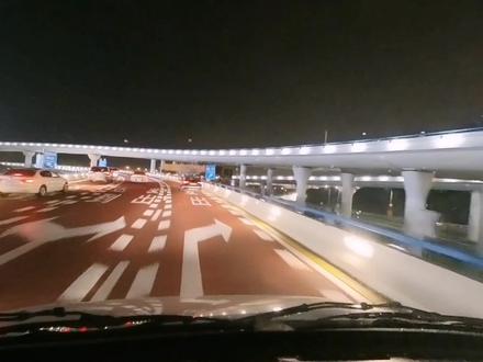 浦东机场T2送模特,T1接模特,看看中巴车如何丝滑运转。#日常vlog #歪果仁 #模特 #记录日常工作 #中视频伙伴计划