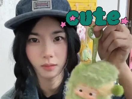 #开箱 今天来拆一下 #侯明昊 同款#HEYONE 黑玩系列 哦崽 每次都能被可爱的小东西治愈到。#盲盒