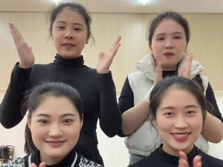 干噎酸奶挑战!@蔡铭 @洁哥日记 @叶碧如 #课间娱乐
