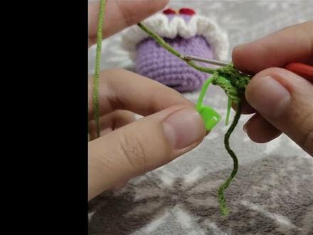 #钩针编织 蓝牙耳机套 钩织教程 当你的耳机充电口在侧边如何去钩织方法,希望对大家有帮助 #蓝牙耳机 #手工 #抖音热门