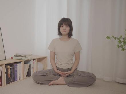 10min修复冥想 | 放松神经,疏通思绪淤堵焦虑,重启大脑 长期用脑会让我们的神经像拧紧的发条,这个冥想通过呼吸+意象引导,温和调节脑波频率,松解前额叶压力
能帮助过度工作的神经系统放松下来,清理累积的思维负担
午休、工作间隙或者睡前,都是很好的练习时机哦~
#正念 #助眠冥想 #自我疗愈 #焦虑 #低能量