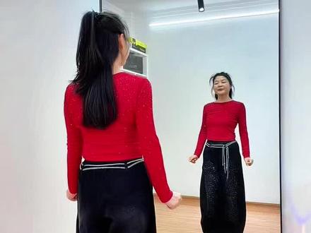 0.9倍速《霸占你的美》 #完整版 霸占你的美#慢动作 #广场舞 #零基础学舞蹈 #一学就会系列