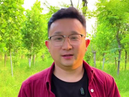 两个最新消息 宇辉更新了视频,山东行先导片已经发出来了,明天山东见!#董宇辉 #与辉同行山东行 #董宇辉拥有暖评最多的评论区