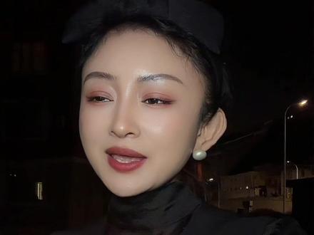 三八节,愿你:心中有光,眼里有梦,脚下有路;不卑不亢,不慌不忙,自在绽放!先成为你自己,再扮演任何角色!#三八妇女节#忠于自己#女性的力量 #共鸣#治愈文案