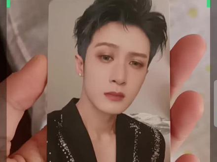 #檀健次#檀健次二专
小卡竟然还有这个功能,不知道的我都要哭死了😭健次怎么能够这么用心!!!果然一个很好的人,做什么事都不会让人失望@檀健次
QQ音乐这次我非常满意!还有设计人,这个专辑设计我非常爱
不知道功能的都去看好嘛😭