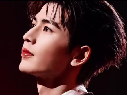 你们觉得张凌赫最绝的五官是哪里?👀有没有和我一样,看了他的脸才明白「自然高级感」才是yyds?#向全世界安利 #追剧必看男主脸 #张凌赫 #建模脸 #广东尚莱伊