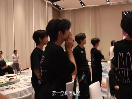 张泽禹祝大家2026中大奖🍀🧧#张泽禹