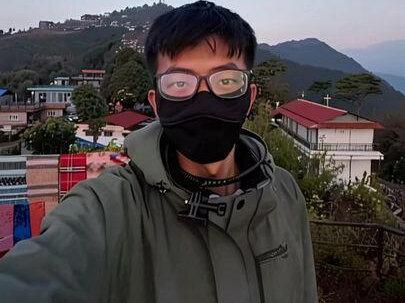 00后背包客,一人独闯尼泊尔,是一种什么体验。第四集——博卡拉第一天。看日出,坐惊魂摩天轮,划浆板。#背包客 #尼泊尔 #穷游#一个人的旅行 #真实生活分享计划