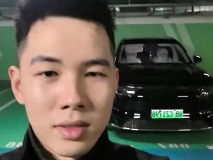 问界AVP代客泊车和VPD泊车代驾超详细教学,这两个功能都是情绪价值非常高的实用功能,问界车友快学起来。#泊车代驾 #代客泊车 #问界M7 #趣无界共此时 #问界M8