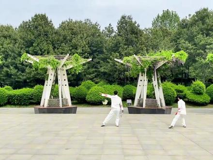 华柔健身套路第十八套《中国觉醒》(普及版)双人背面示范~@华柔柔力球@华柔优品#中国觉醒