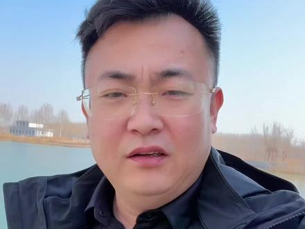 在住下炒个青菜就中啊过年三大件真吃够了!#正能量 #奋斗中的男人