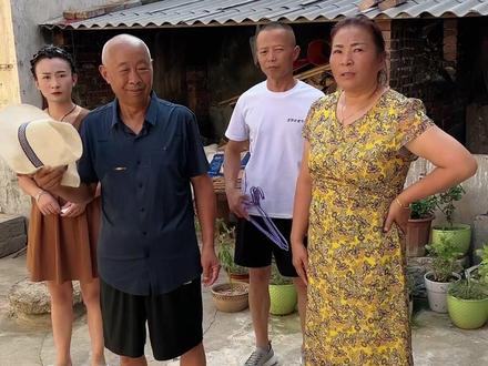 婆婆去村上找干部来分家,还提出了过分的要求,干部都看不下去发表了意见,婆婆气的把人家赶出去!#我的乡村生活 #家庭婚姻情感 #记录真实生活 #婆媳 #农村生活