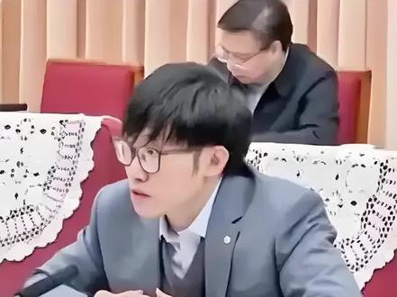 震惊世界的DeepSeek你知多少和使用吗?#利用deepseek可以做什么 #如何用deepseek训练自己的模型 #深度解析