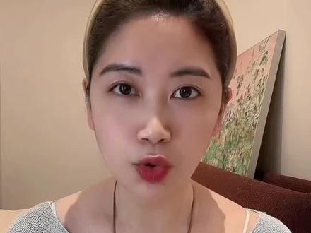 昨天受黑天鹅事件影响金价暴跌,大家觉得牛市是不是不在了,我想说牛市还在,现在还是处于降息通道,北上的逻辑也没有改变。大家不要过度恐慌,如果实在害怕的放下手机不去看,让我们用时间换空间。我个人现在也有6成仓哦,其中有3成也比现在的价格高,而且我买的一定比大家多很多,所以不要怕,我和你们同在。