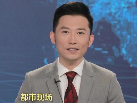 邓超和“一毛钱奶奶”的故事,引起千万网友点赞。五年前邓超在节目中为其宣传,感情延续至今。#邓超和一毛钱奶奶