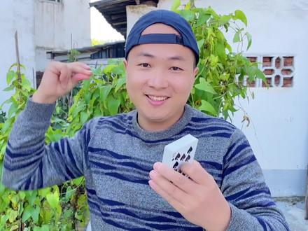 为什么魔术师蒙着眼睛,也能猜出扑克牌?特简单,学会逗朋友玩