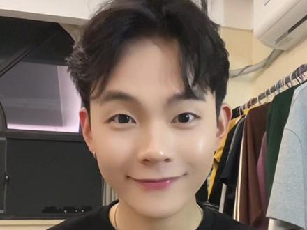 不如喘口气吧,小大人!已经被这个音乐洗脑了哈哈哈哈哈哈哈哈哈哈 #对口型 #手势舞翻拍 #抖音玩法合伙人计划 #了不起的对口型玩法