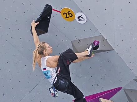 她在抓什么?我的心 World Climbing Series Keqiao 2026
Woman's Boulder Quali
2026年世界攀岩系列赛柯桥站
女子攀石资格赛W4
Janja Garnbret
2026.05.01
柯桥,中国
视频@KAaliaan
#janjagarnbret #亚妮亚 #攀岩比赛 #我的攀岩生活 #女神