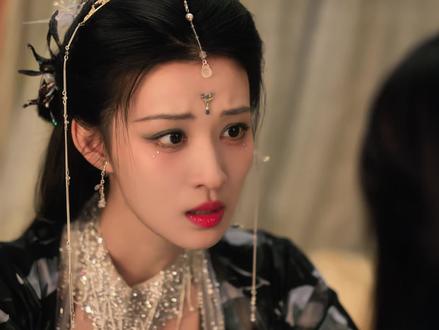 一下子冒出两个跟自己一样的穿越者,谢永儿的世界观彻底崩塌 #成何体统 #王楚然 #丞磊 #新剧来袭 #古装剧