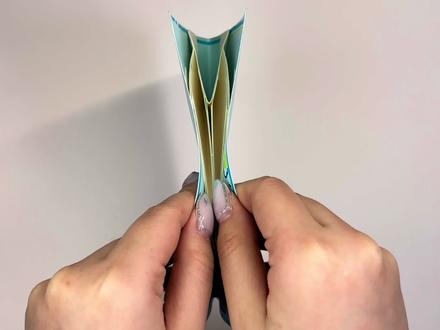 【教程】展开绽放机关|立体书 能贴四张照片或者小卡!
适用于A4/8K内页~
大家也可以做给自推自担oc~
#立体书#机关#手工#DIY#物料 @DOU+上热门 @抖音创作小助手