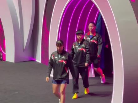 11月18日,全运会乒乓球女团1/4决赛。孙颖莎、何卓佳领衔河北队出场。#孙颖莎 #全运会乒乓球