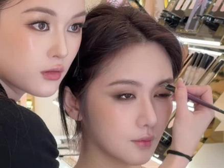 总有人想要我的同款妆面?满足~看看同样的妆在淡颜和浓颜脸上会有什么不同!!#毛戈平柜姐 #专柜化妆 #vlog #妆教 #化妆