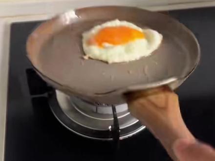 颠勺口诀:动作要快,姿势要帅! #抖音美食推荐官 #疯狂颠勺 #炒菜要有节奏感 #激情主厨